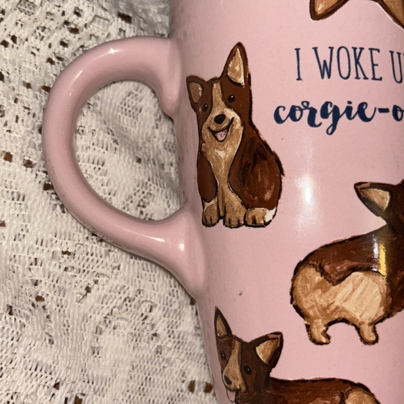 NWOT large Sheffield Home Corgis themed pink mug with black lid - Picture 4 of 8